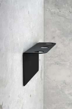 Beslag Design Base - Sæbepumpeholder Triple^ Badeværelsestilbehør