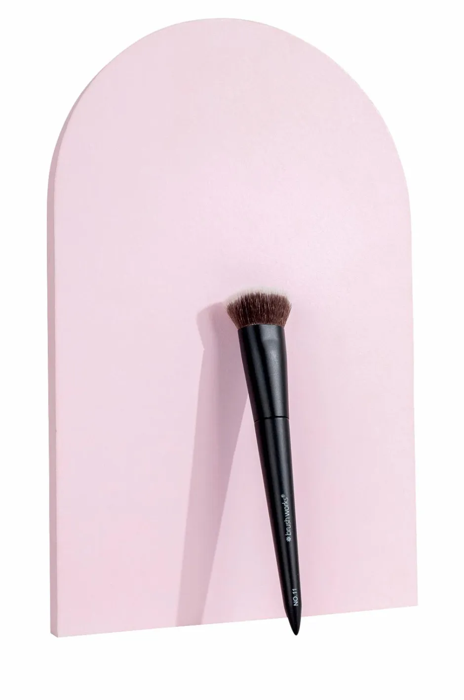 Brushworks No. 11 Flat Top Contour Brush^ Makeupbørster