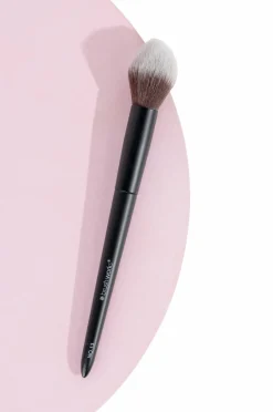 Brushworks No. 13 Highlight Brush^ Makeupbørster