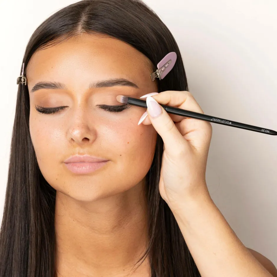 Brushworks No. 20 Smudge Brush^ Makeupbørster
