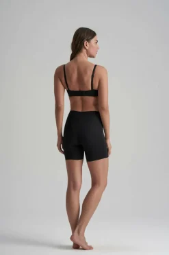 Online Formende shorts Smooth Essentials Mid Waist Short - light support Dame Shaping