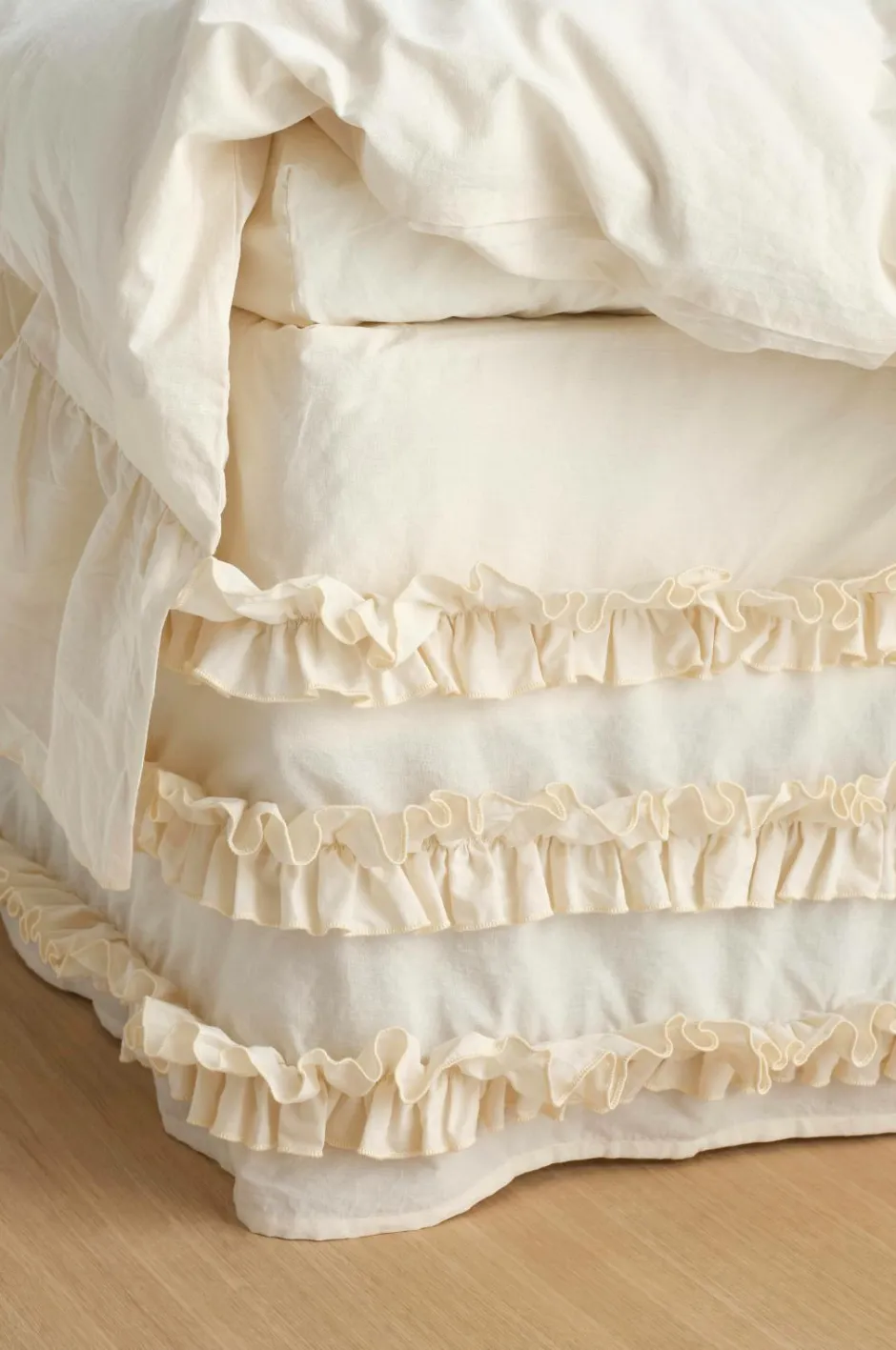Ellos Sengekappe Juliette Curve Frill i vasket bomuld 60 cm^ Sengekapper