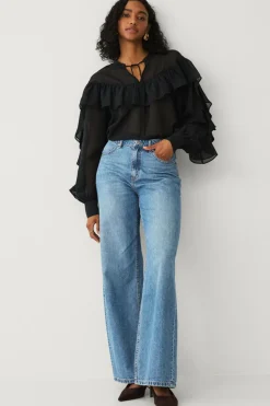 Outlet Collection Bluse med volanter Dame Skjorter & Bluser