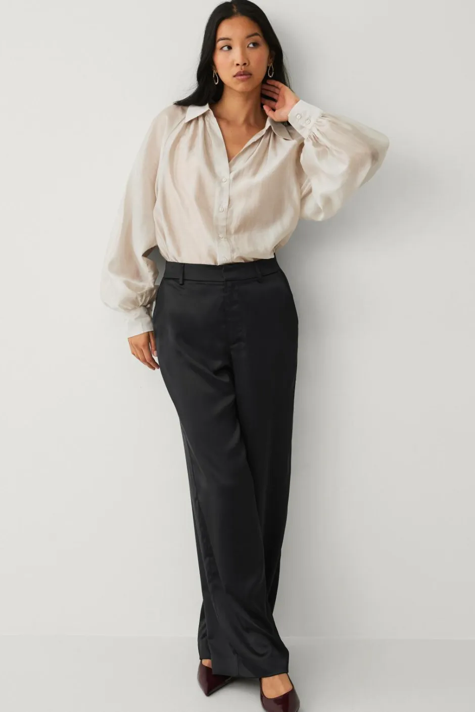 Hot Collection Gennemsigtig bluse med v-hals Dame Skjorter & Bluser