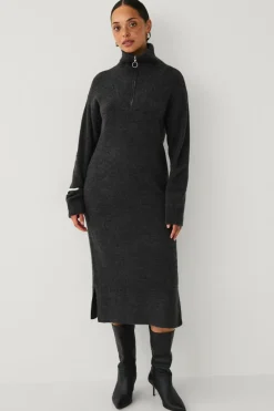 Clearance Collection Glatstrikket kjole med høj krave Dame Kjoler