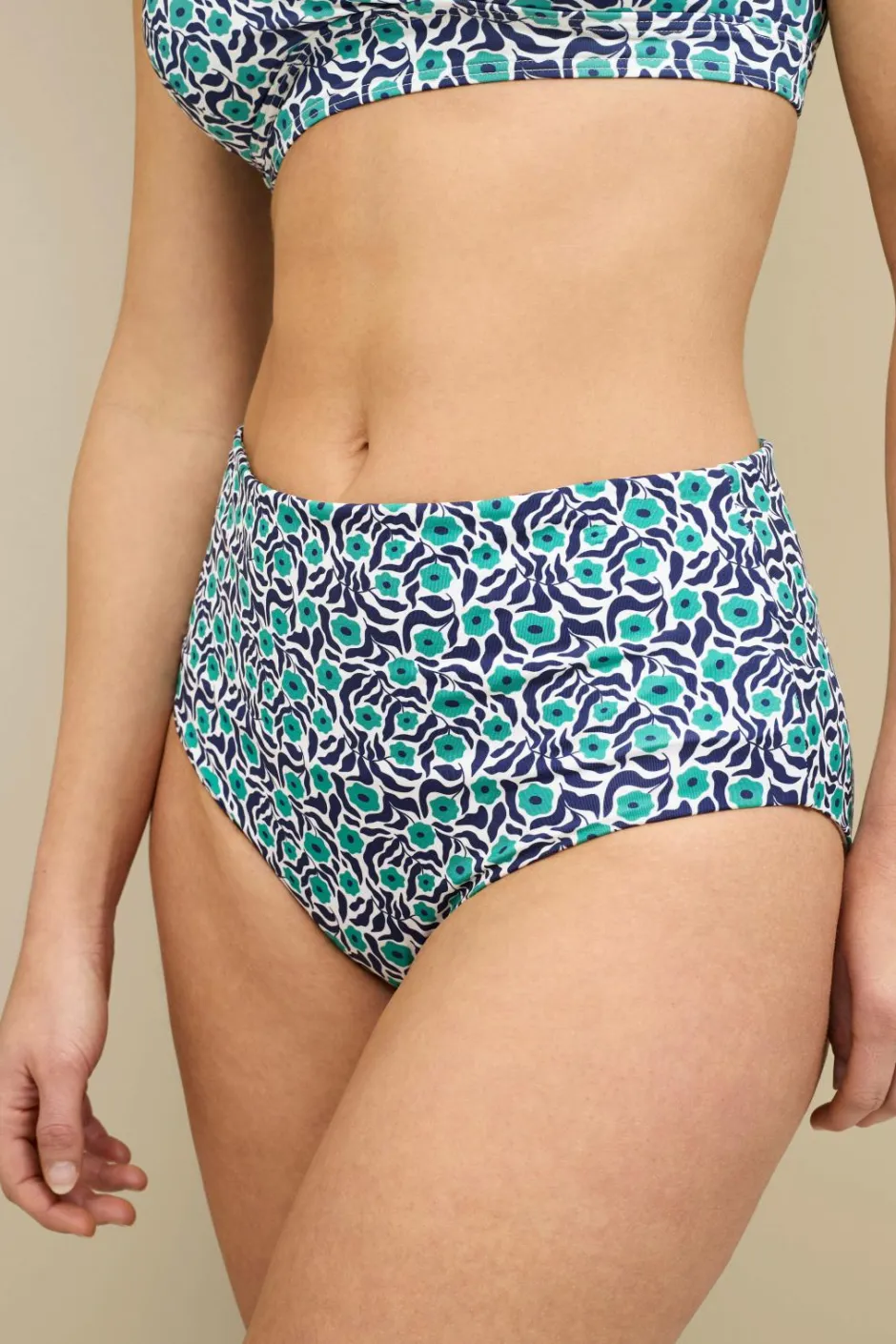 Outlet Collection Høj, helt foret bikinitrusse Dame Badetøj|Badetøj