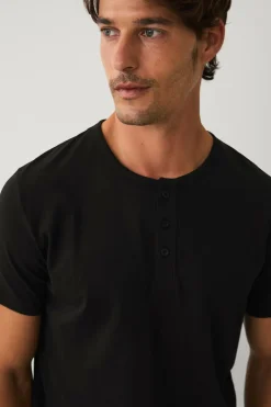 Clearance Collection T-shirt med knaplukning T-Shirts & Tanktoppe