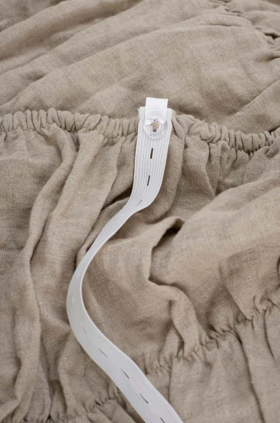 Ellos Home Polstring af seng Candice Elastic 60 cm i hør^ Sengekapper