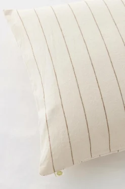 Discount Home Pudebetræk Elly Thin Stripe i genanvendt halvlinned Pudebetræk