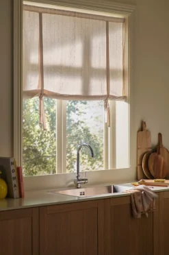 Ellos Home Roll up-gardin Elly Thin Stripe Rollup i genanvendt halvlinned^ Gardinkapper