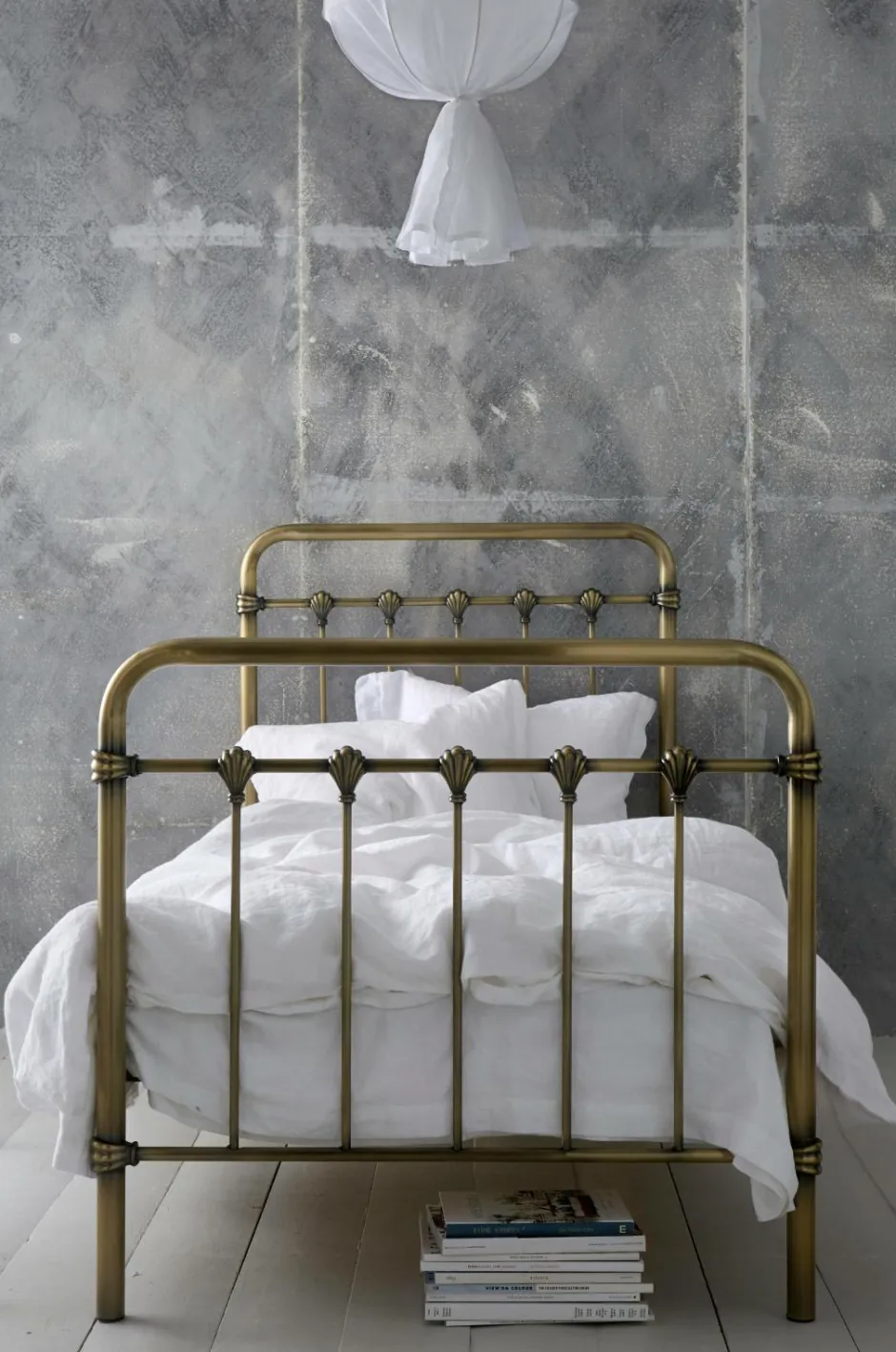Ellos Home Seng Industrial 90x200^ Senge & Madrasser