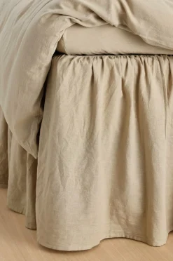 Outlet Home Sengekappe Elly Frilled i genanvendt halvlinned Sengekapper
