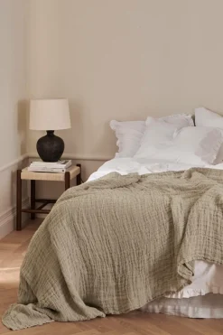 Clearance Home Sengetæppe Candice Grating i vasket linned Sengetæpper