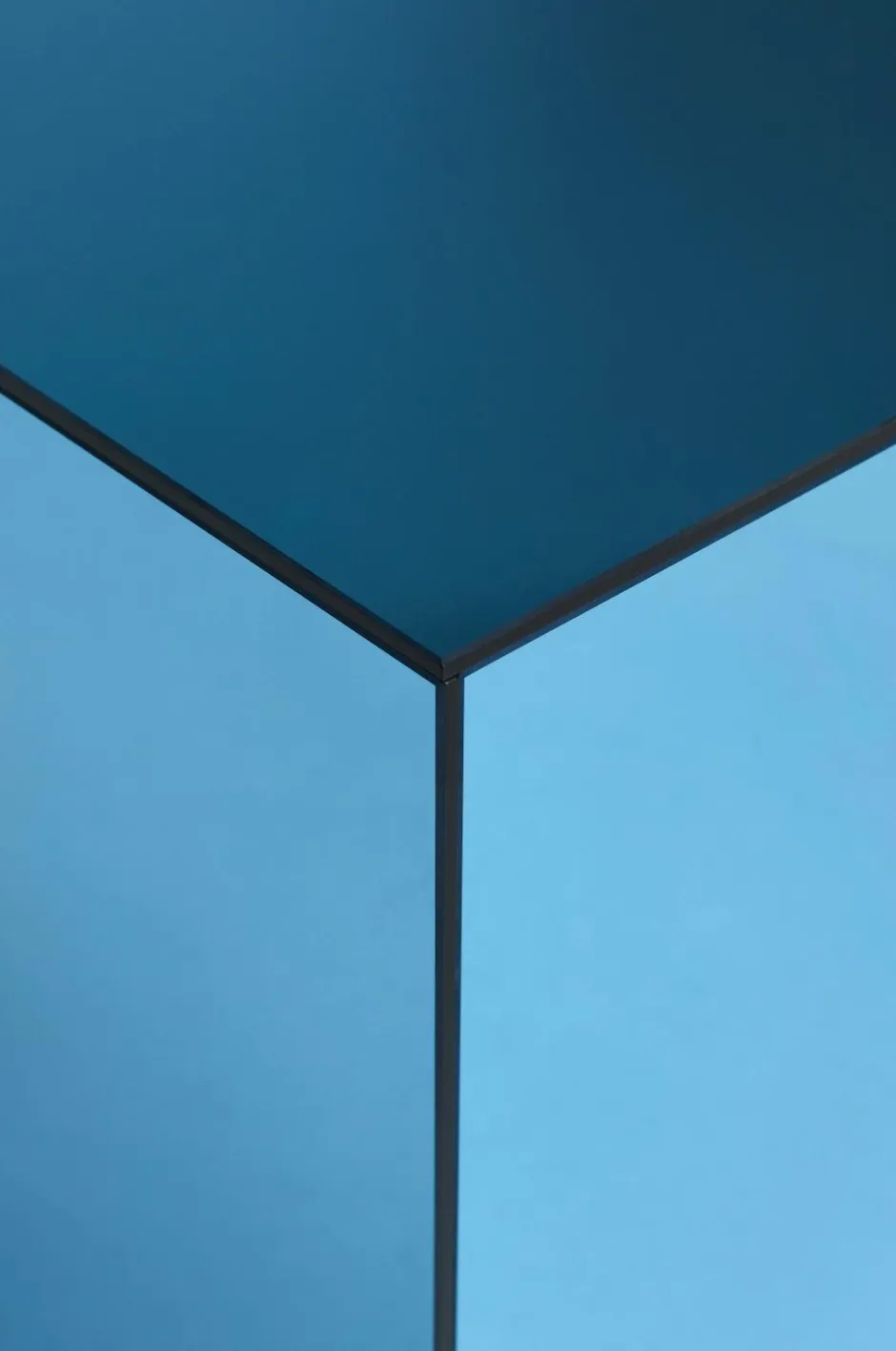 Ellos Home Sidebord Kube med spejlglas^ Borde