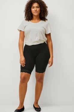 Clearance Plus collection Korte cykelshorts med blondekant Dame Shorts