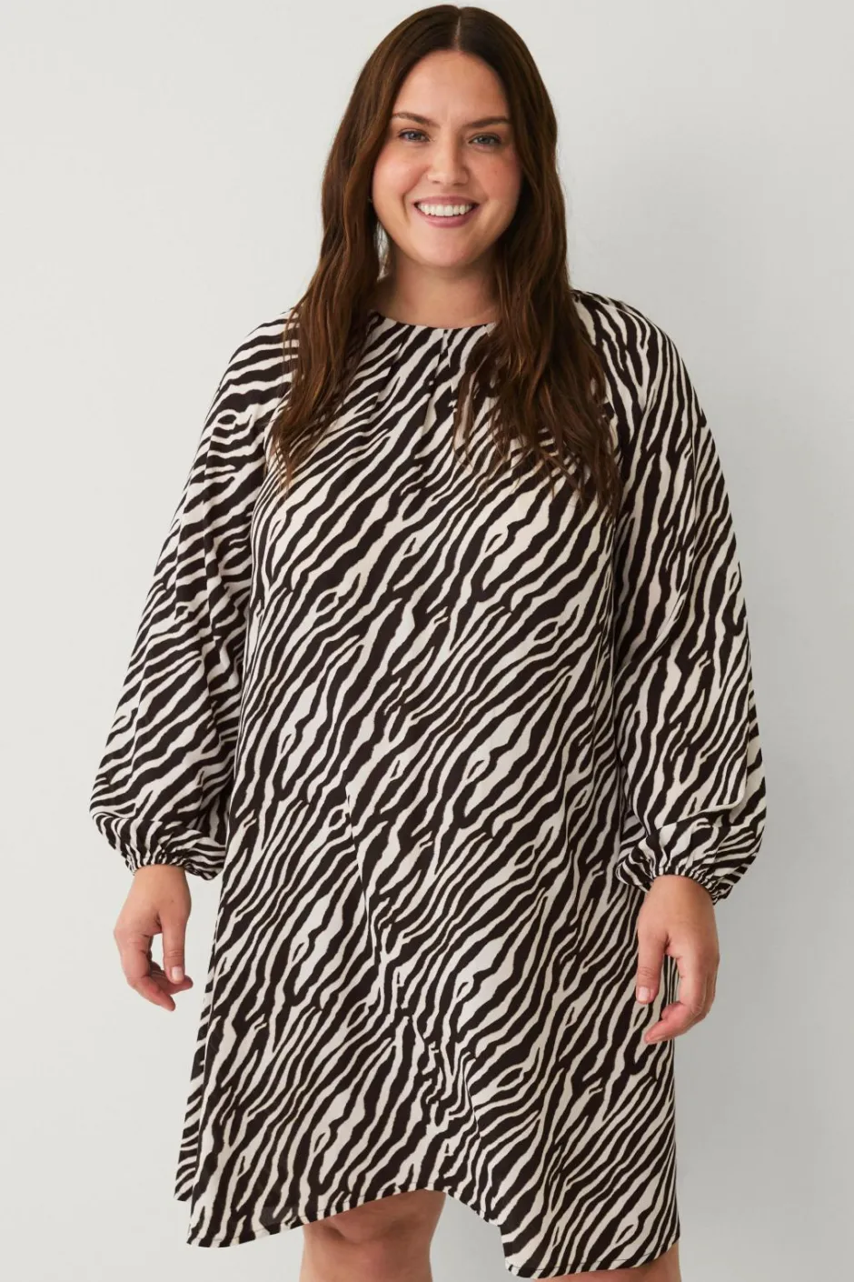New Plus collection Kjole med ballonærmer Dame Kjoler
