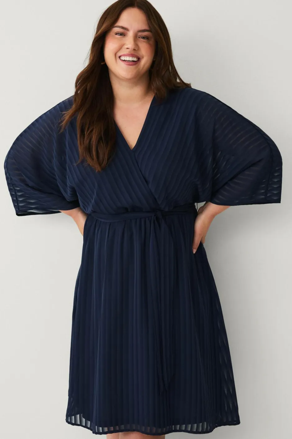 Ellos Plus collection Kjole med V-hals^Dame Kjoler