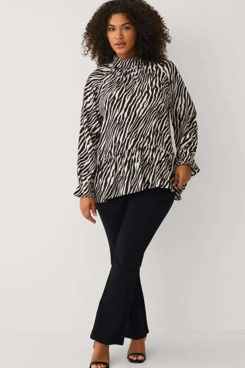Ellos Plus collection Chiffonbluse med flæser^Dame Skjorter & Bluser