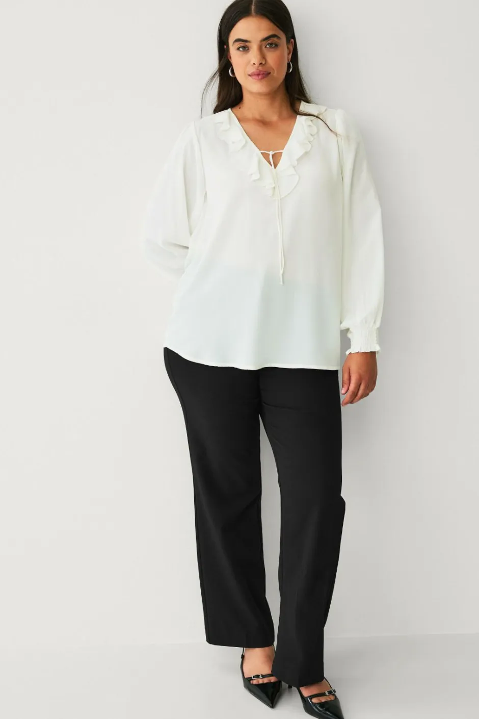 Hot Plus collection Bluse med flæse Dame Skjorter & Bluser