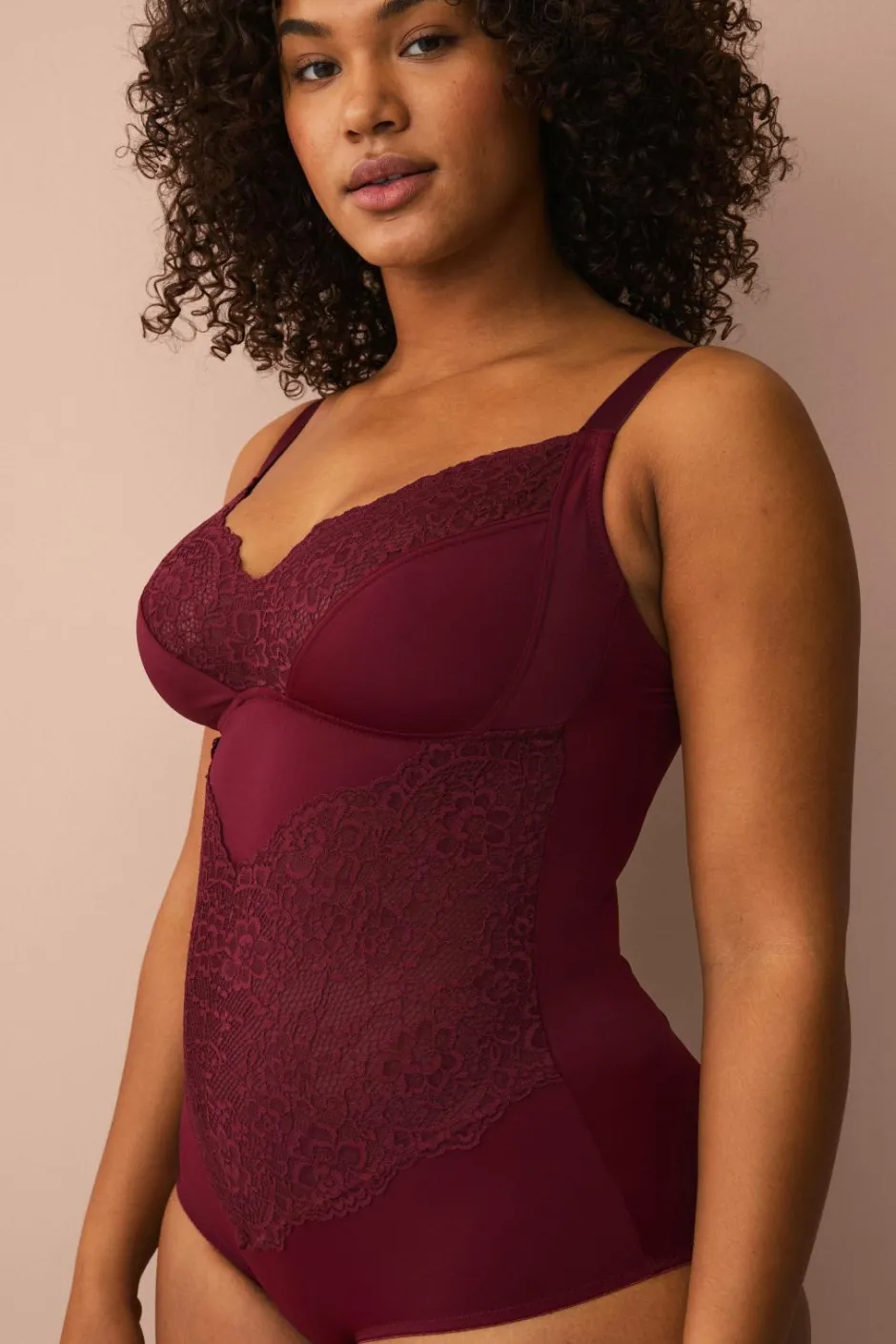 Hot Plus collection Shapingbody med blondedetaljer - medium støtte Dame Shaping