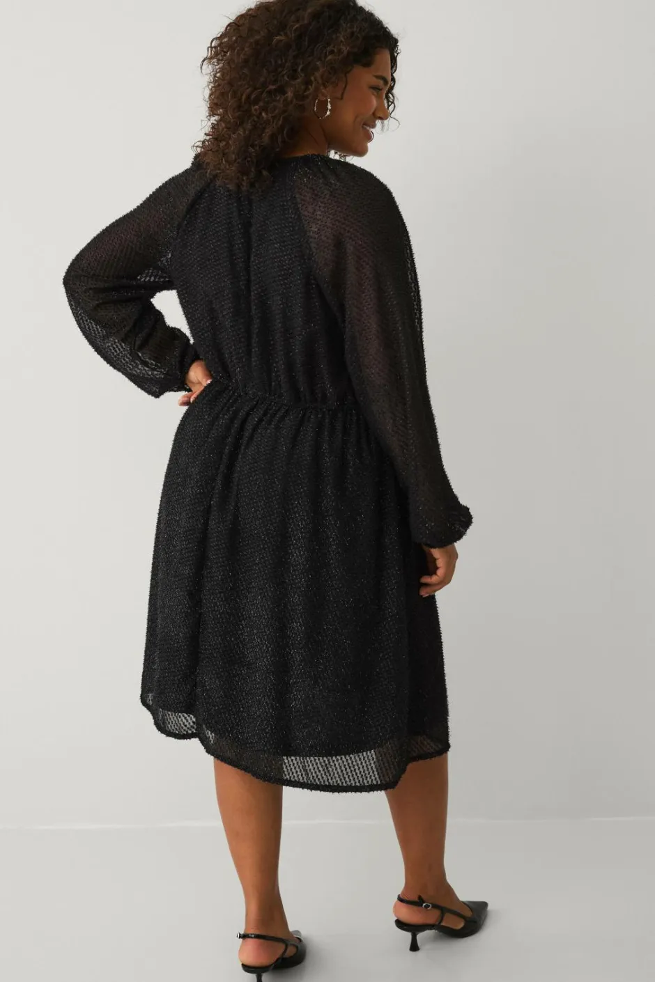 Ellos Plus collection Kjole med en v-hals^Dame Kjoler