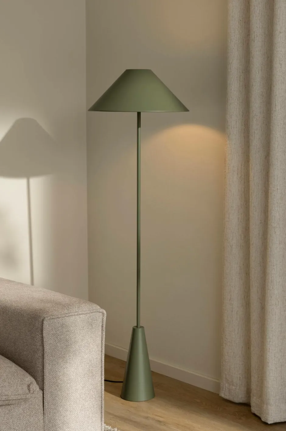 Globen Lighting Gulvlampe Cannes^ Gulvlamper