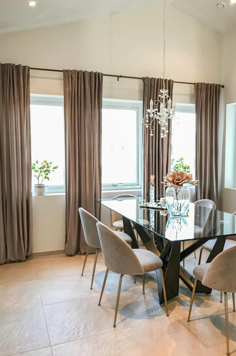 Best Smuk gardinlængde i velour Velourgardiner