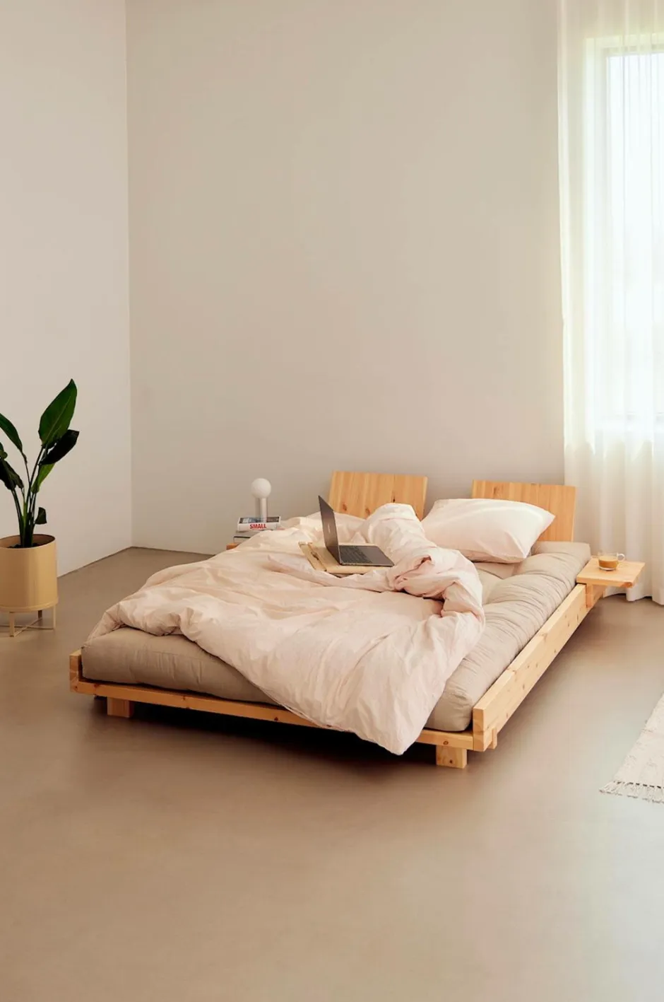 Outlet Social Bed W. 2 Pcs Back Rests And 2 Pcs Side Tables Senge & Madrasser