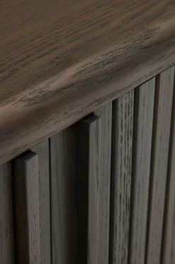 Kave Home Mailen tv-bord med 2 døre i askefinér med mørk finish 200 x 50 cm^ Tv-Bænke