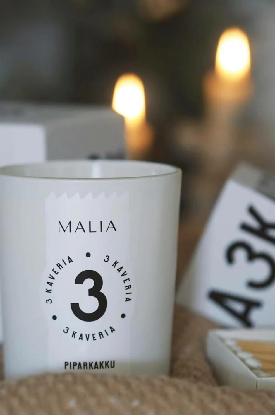 Malia Pepparkaka Holiday Candle^ Dufte|Gaveæsker