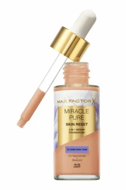 Max Factor Miracle Pure Serum Foundation^ Ansigt