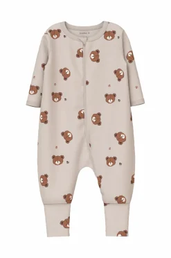 Sale baby Pyjamasoverall nbnNightsuit Zip FF Pumice Bear 2-pak Børn Nattøj & Homewear