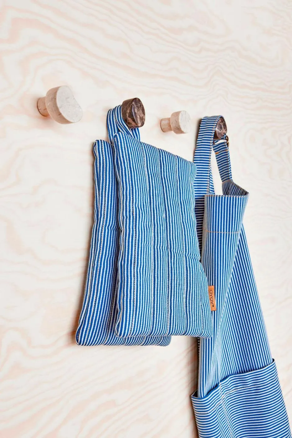 Hot Grydelapper - sæt med 2 Striped Demin Køkkentekstiler