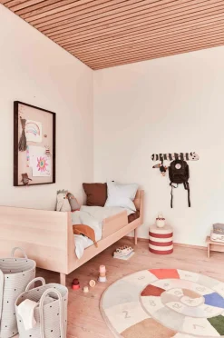 OYOY Living Design Knagerække Larva^Børn Børnemøbler