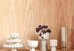 OYOY Living Design Urtepotte Living højde 24 cm^ Potteskjulere