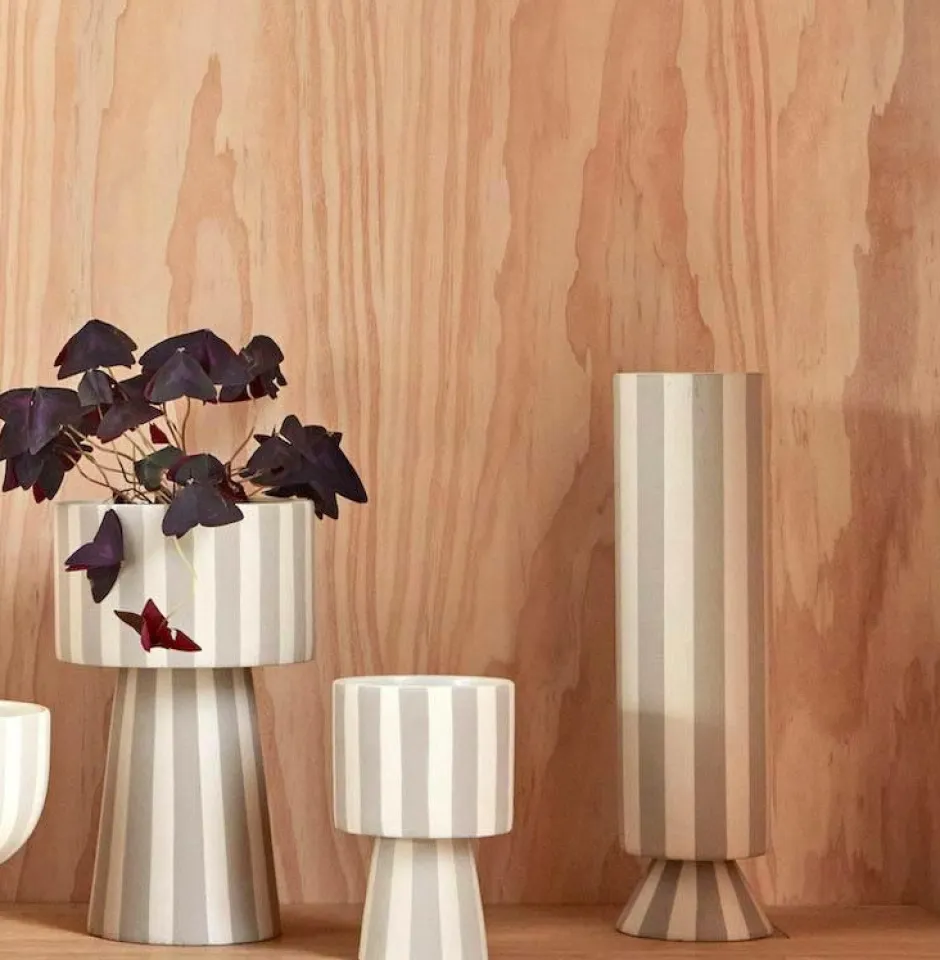 OYOY Living Design Urtepotte Living højde 24 cm^ Potteskjulere
