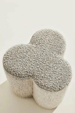 Pastill Bodhi puf i bouclé ø 40 cm^ Puffer & Fodskamler