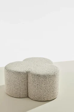 Pastill Bodhi puf i bouclé ø 70 cm^ Puffer & Fodskamler