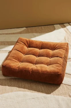 Pastill Luca gulvpude manchester 64x64x15 cm^ Puffer & Fodskamler