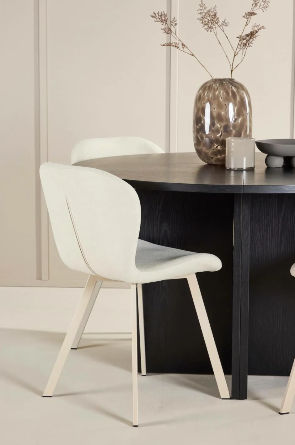 New Spisebord Strada med Lilja-stol Spisegrupper