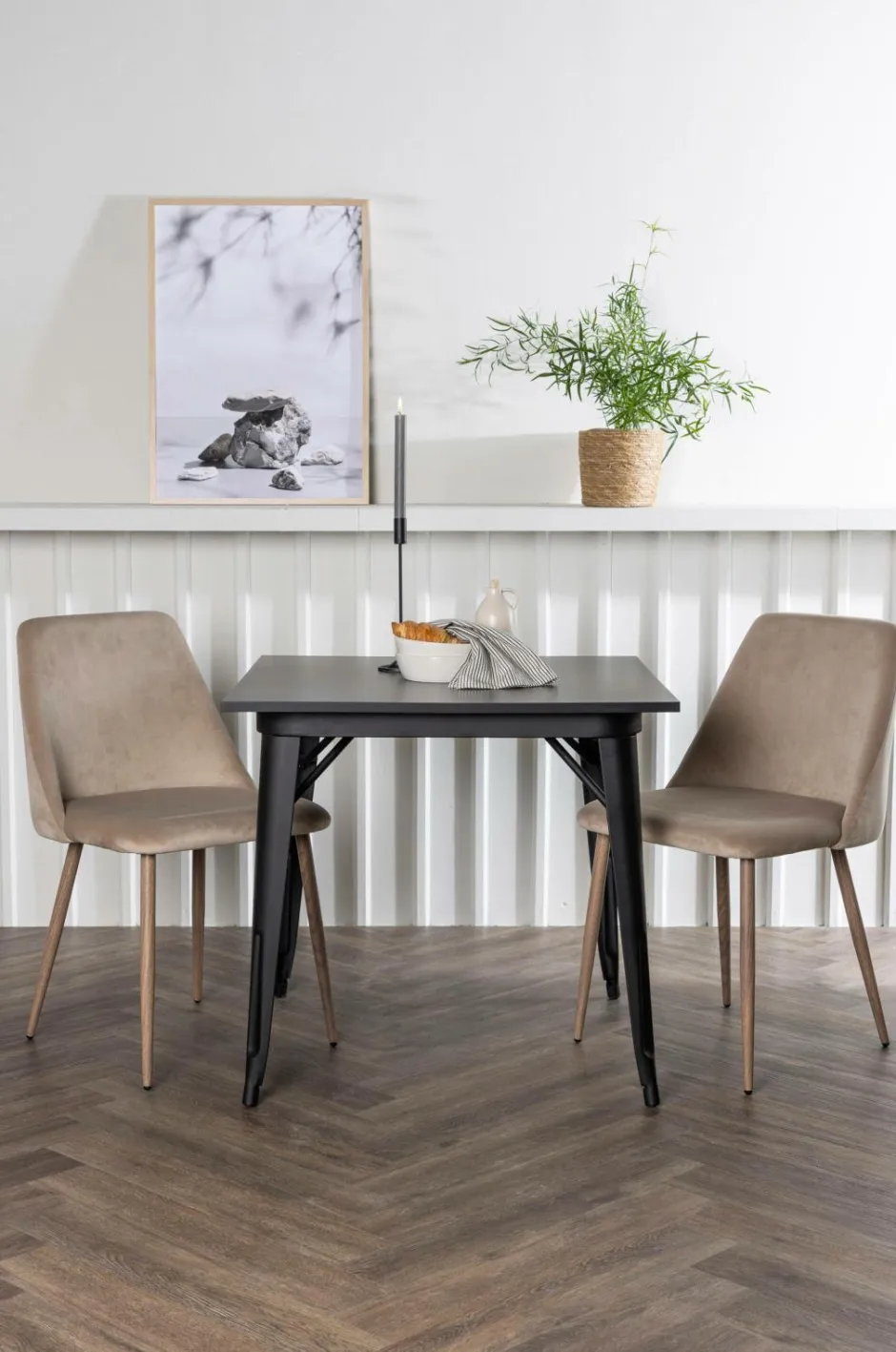 Clearance Spisegruppe Tempe med 2 stole Night Spisegrupper