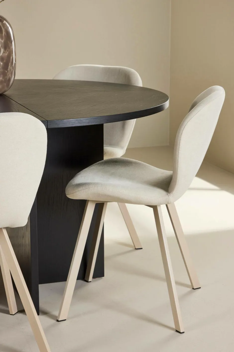 Venture Home Strada-spisebord med Lilja-stol^ Spisegrupper
